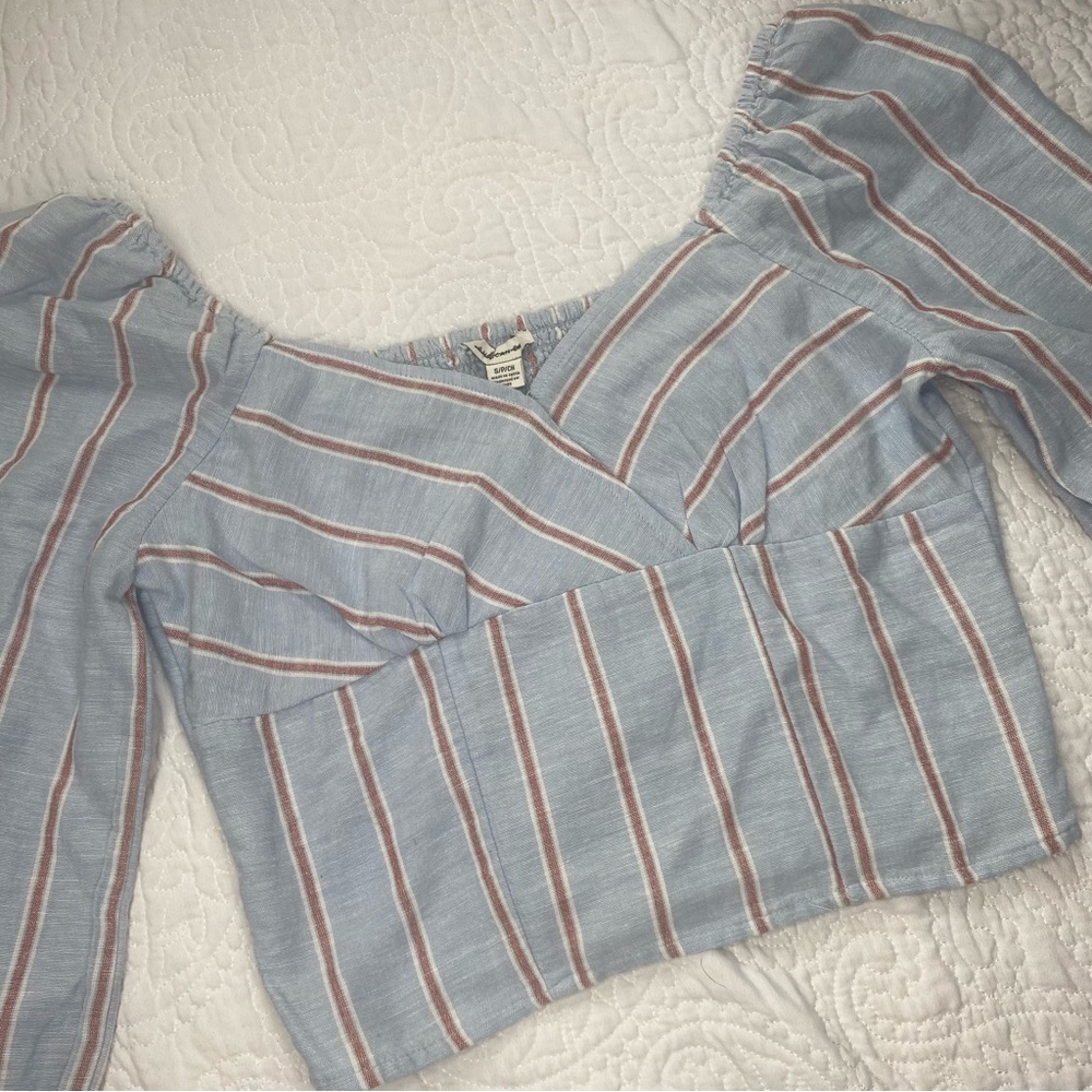 🦋 NWOT Stripped Top